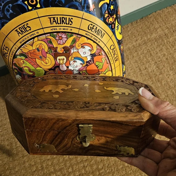 India Elephant Jewelry Box. - Picture 4 of 4